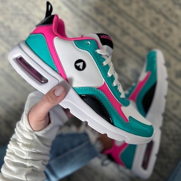 Airwalk Shoes - NIB Airwalk Concur XP Teal/Pink